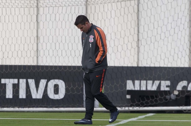 Osmar Loss arma o time para enfrentar o Cruzeiro no último treinamento antes do duelo
