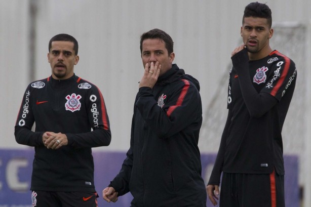 Fagner, Loss e Léo Santos no último treino da equipe antes do jogo contra a Chapecoense