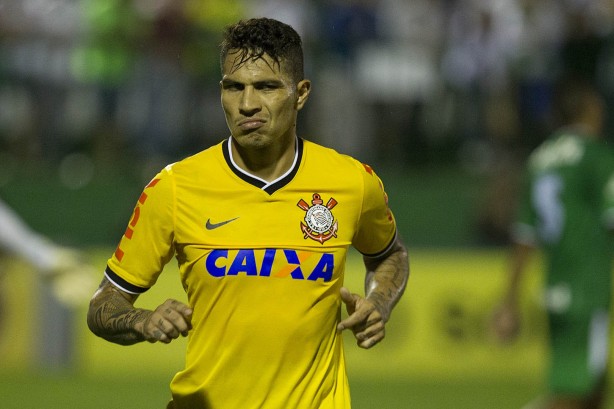 No primeiro duelo entre Timão e Chape, triunfo alvinegro na Arena Condá com gol de Guerrero