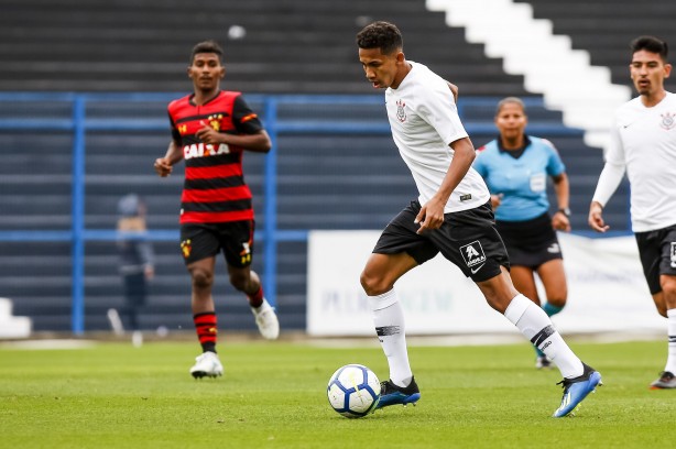 O jovem Fessin no jogo contra o sport, pelo Brasileirão sub-20