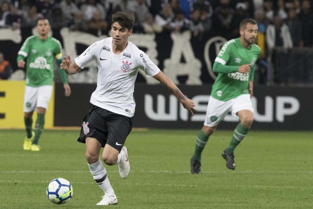 O garoto Ángelo Araos já teve a confiança de Osmar Loss para estrear contra a Chapecoense