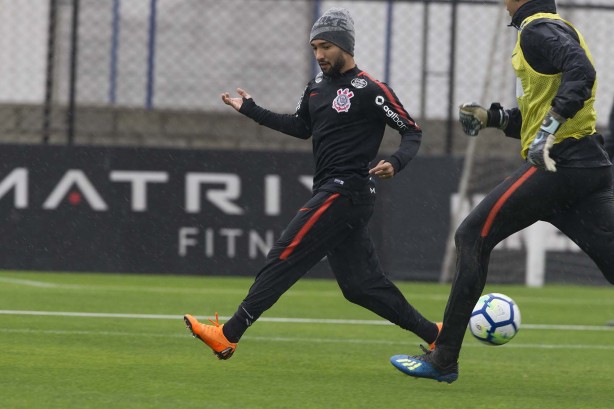Clayson durante última atividade antes de enfrentar o Atlético-PR, pelo Brasileirão
