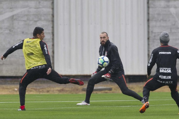 Goleiro Walter no treinamento de hoje antes do duelo contra o Atlético-PR