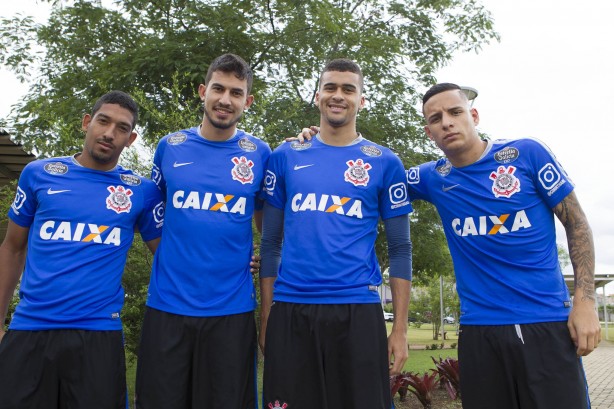 Léo Príncipe, Pedro Henrique, Léo Santos e Guilherme Arana no fim de 2016