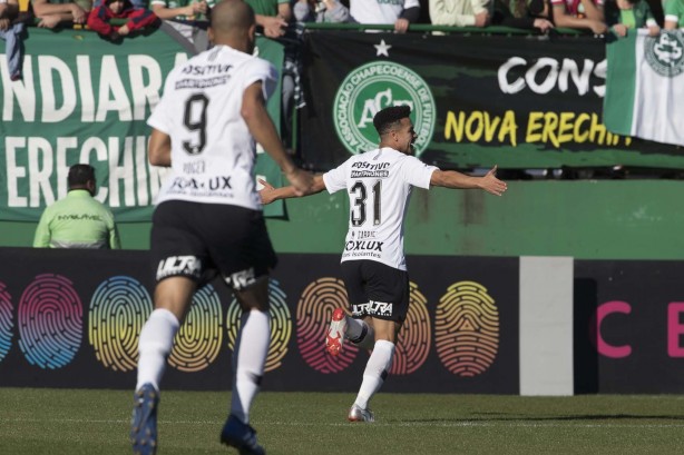 Contra a Chapecoense, na Arena Condá, Marquinhos Gabriel anotou o único tento do Timão