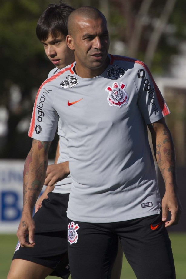 Emerson Sheik durante o treinamento desta tarde no CT Joaquim Grava; Foco na Chapecoense