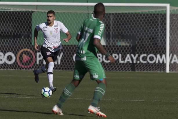 Léo Santos na partida contra a Chapecoense, pelo Brasileirão, na Arena Condá