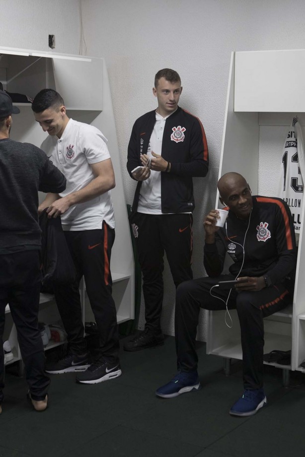 Jogadores na Arena Condá antes do duelo contra a Chapecoense, pelo Brasileirão