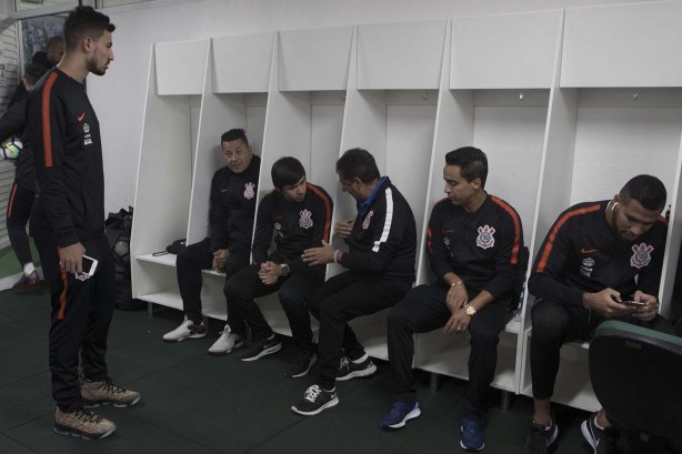 Time se prepara no vestiário da Arena Condá para o duelo contra a Chapecoense