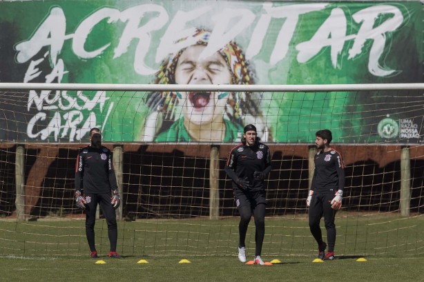 Walter, Cássio e Caique França durante treino para jogo contra a Chapecoense, pela Copa do Brasil
