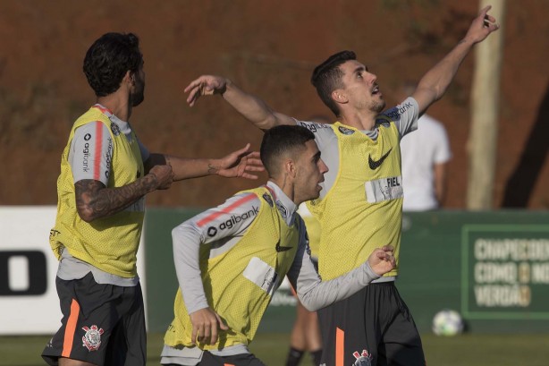 Gabriel e Avelar durante último treino da equipe em Chapecó