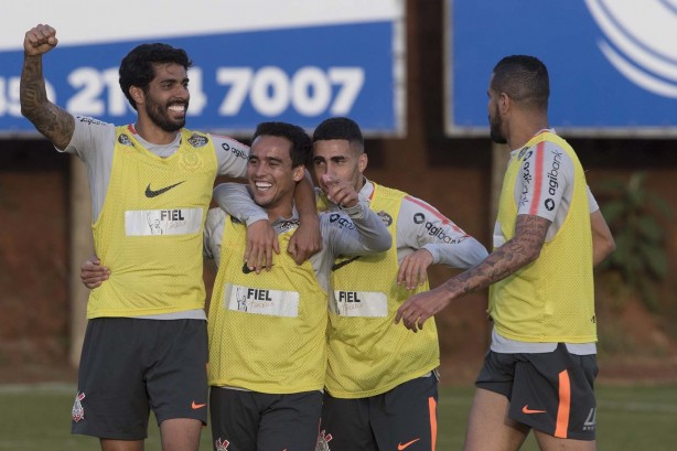 Jogadores durante o último treino em Chapecó