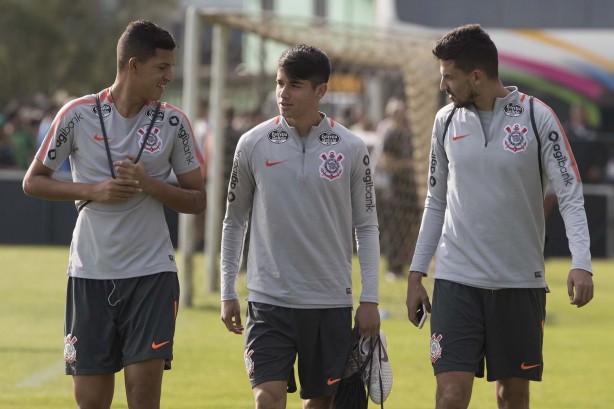 Matheus Matias, Ángelos Araos e Pedro Henrique no último treino em Chapecó