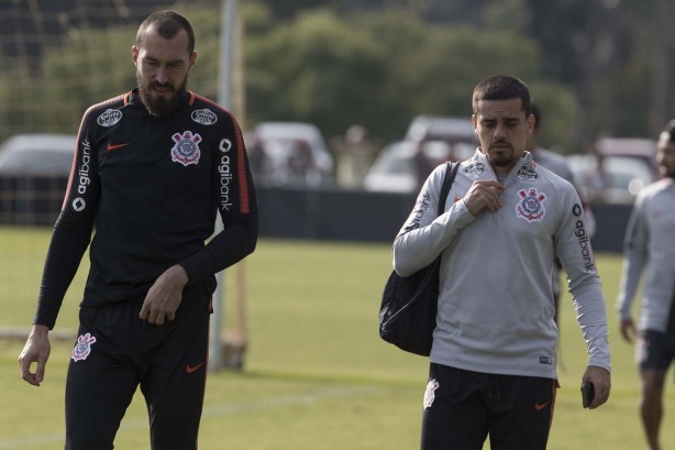 Walter e Fagner fazem último treino em Chapecó