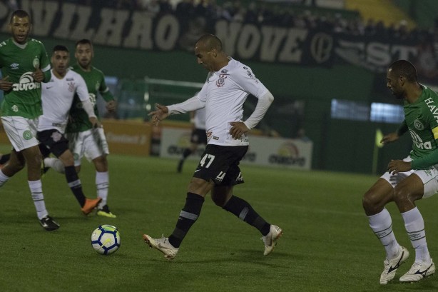 Emerson Sheik durante partida contra a Chapecoense, pela Copa do Brasil