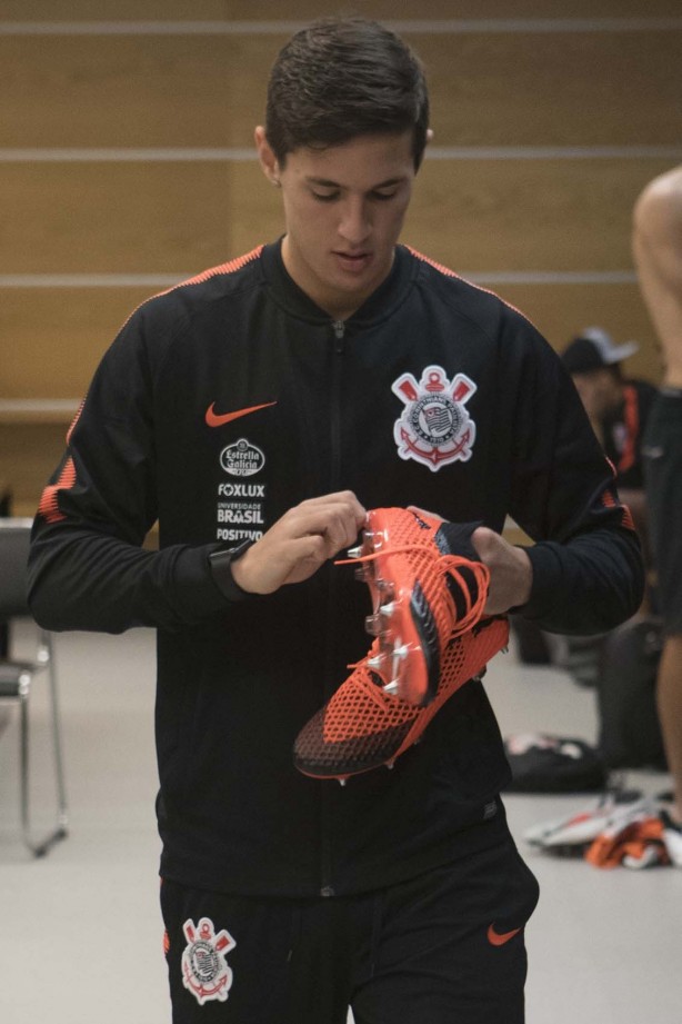 Mateus Vital antes do jogo contra o Grêmio, na Arena Corinthians