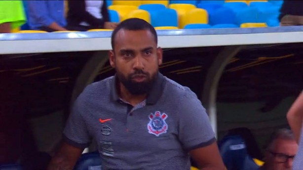 Coelho também acabou expulso, por reclamação