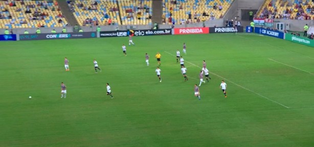 Posicionamento defensivo do Corinthians na etapa final