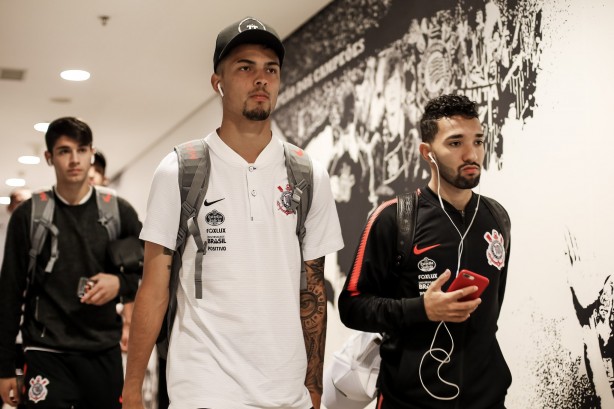 Jogadores chegam a Arena antes de enfrentar o Paraná Clube