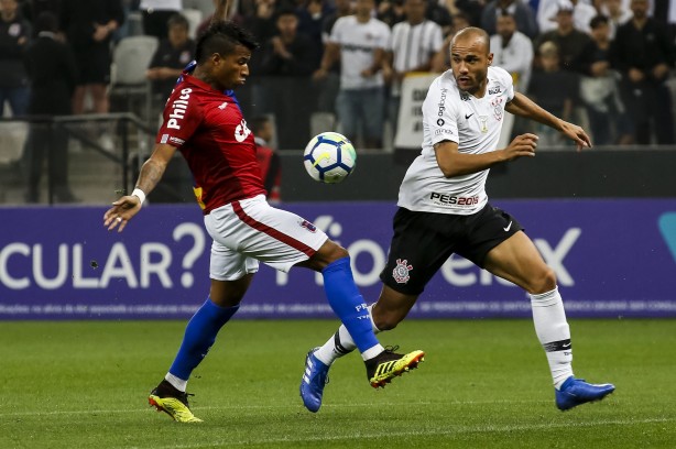 Roger em disputa com adversário