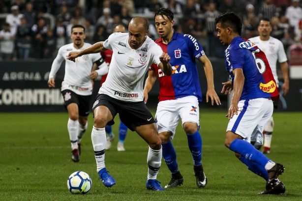 Roger lutou até o fim, mas não conseguiu marcar
