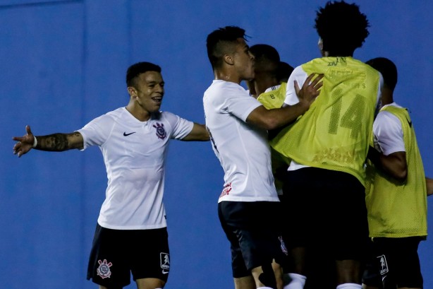 Oya e Bilu marcaram os gols da vitória para o Timão sobre o Internacional, pelo Brasileiro sub-20