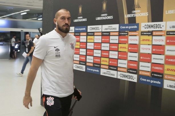 Walter Vital chegando na Arena para a partida contra o Colo-Colo