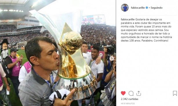 Fábio Carille publicou mensagem de parabéns para o Corinthians
