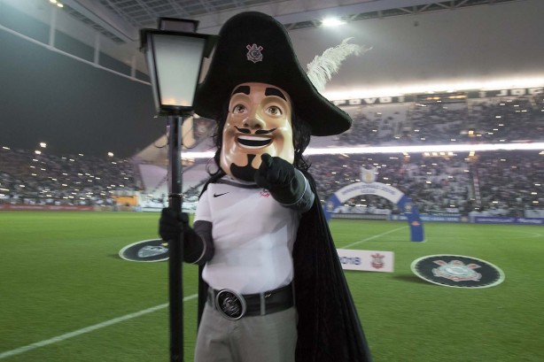 Mosqueteiro homenageando os 108 anos do clube, na Arena Corinthians
