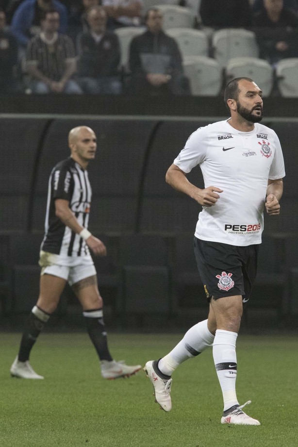Na Arena Corinthians, o meia Danilo teve chance contra o Atlético-MG