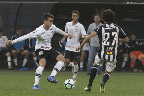 Rodrigo Figueiredo durante jogo contra Atlético-MG, na Arena Corinthians, pelo Brasileirão