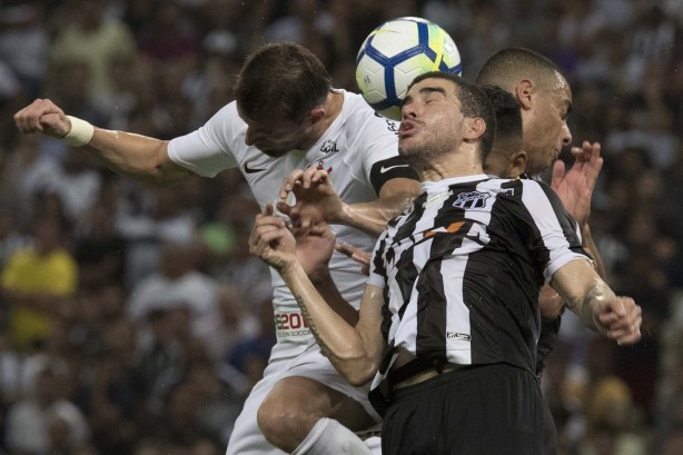Em Fortaleza, Corinthians perde para o Ceará