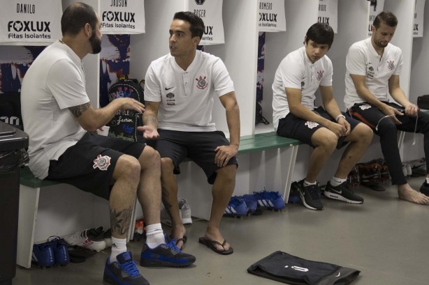 Jadson, Danilo, Romero e Henrique no vestiário do Castelão antes do jogo contra o Ceará