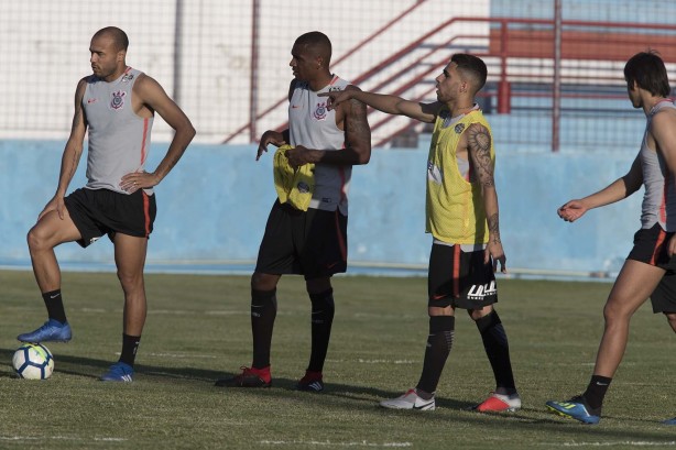 Jogadores durante treinamento no CT do Fortaleza; Time cedeu o espaço para o Timão