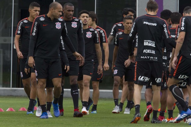 Jogadores prontos para o primeiro treino após empate com o Atlético Mineiro