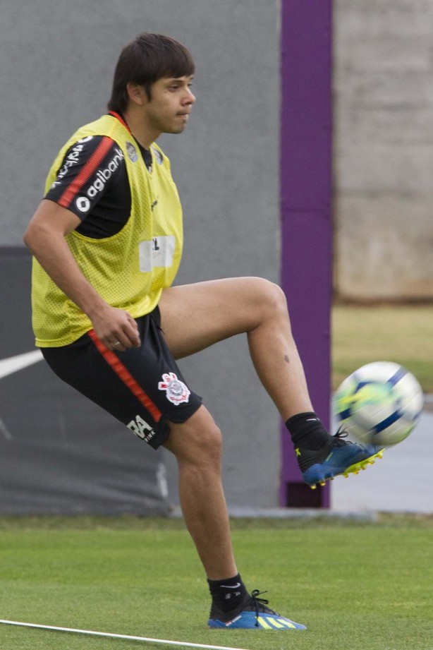 Romero durante treino desta segunda-feira; time se prepara para encarar o Ceará