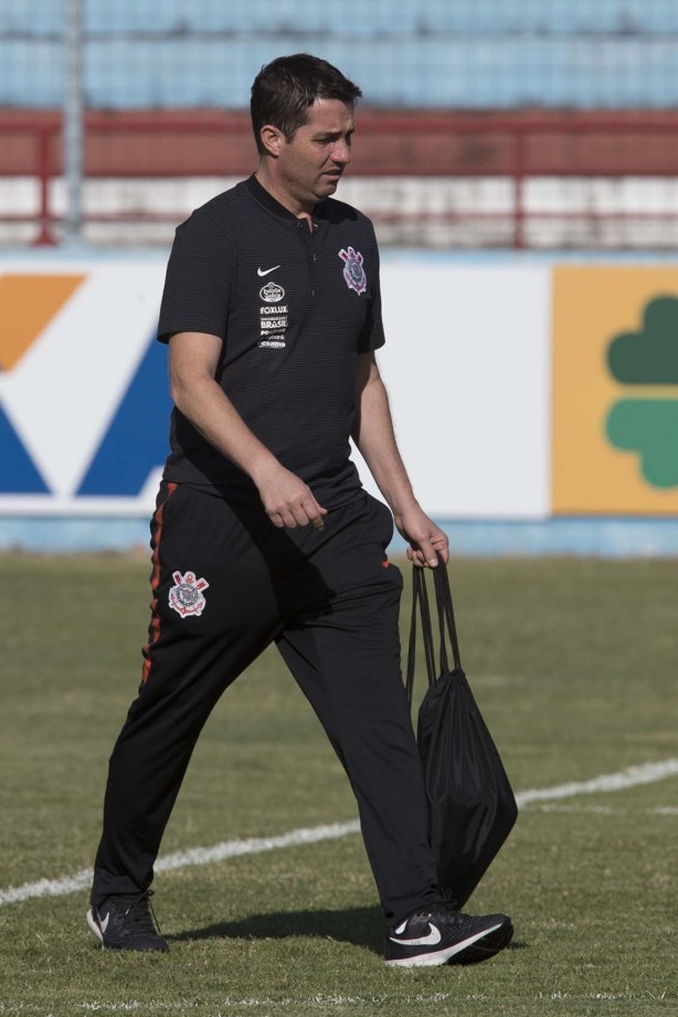 Técnico Osmar Loss no treino no CT do Fortaleza