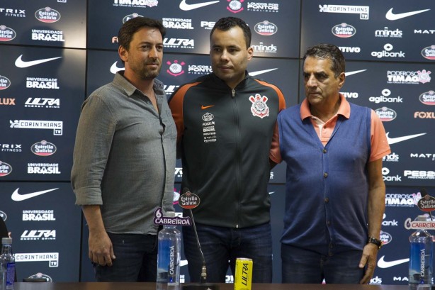 Jair Ventura é apresentado como novo técnico do Corinthians