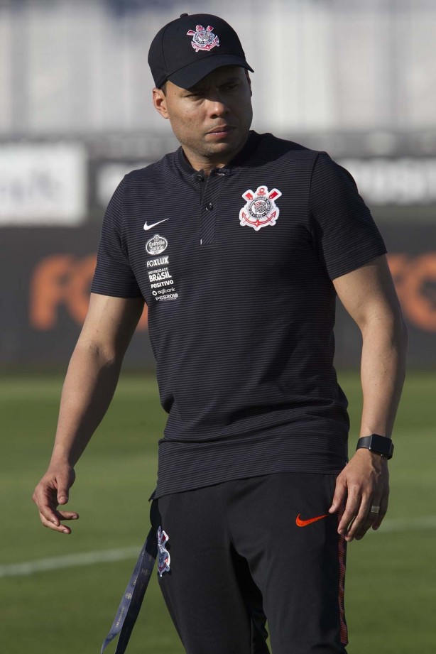 Novo técnico do Timão conversou com os jogadores durante o treino