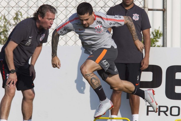 Fagner será reforço para o Timão