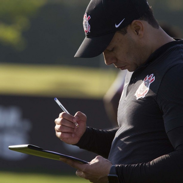Jair Ventura comandou o treino desta segunda