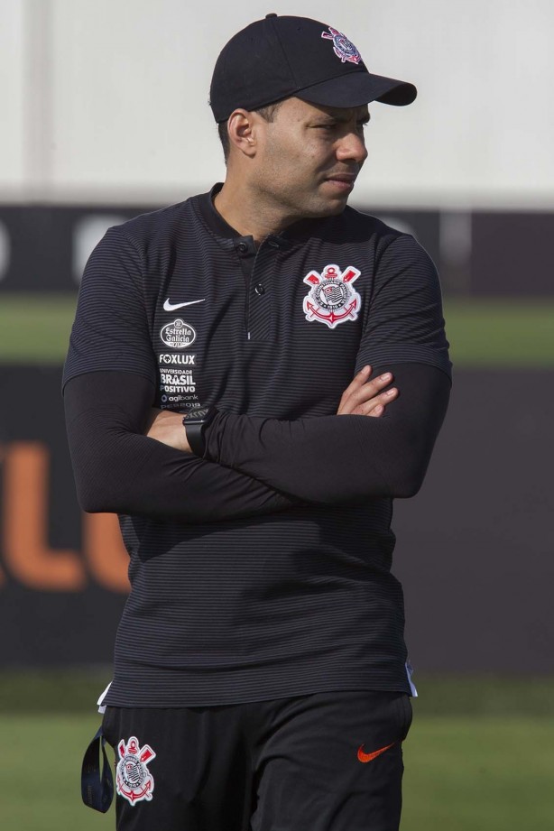 Jair Ventura conversa com seus jogadores