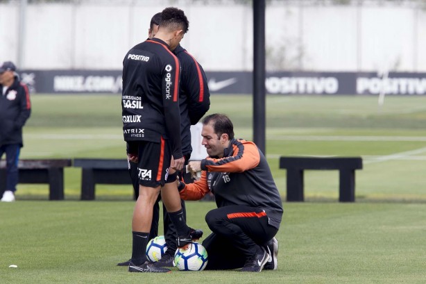 Jogadores durante o último treino antes de enfrentar o Palmeiras