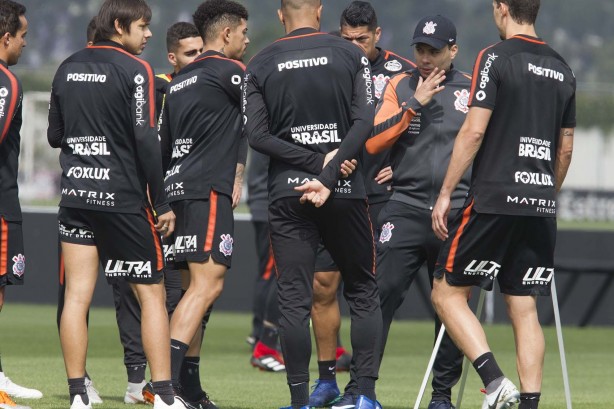 Jogadores durante o último treino antes de enfrentar o Palmeiras