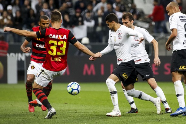 Léo Santos durante o jogo contra a Sport, pelo Brasileirão