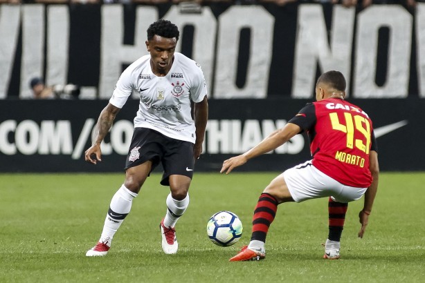Paulo Roberto atuou na lateral direita no jogo contra o Sport