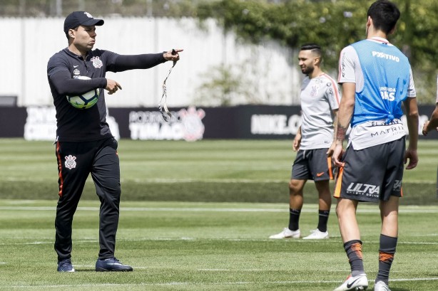 Jair Ventura comandou treinamento com a presença dos titulares no CT