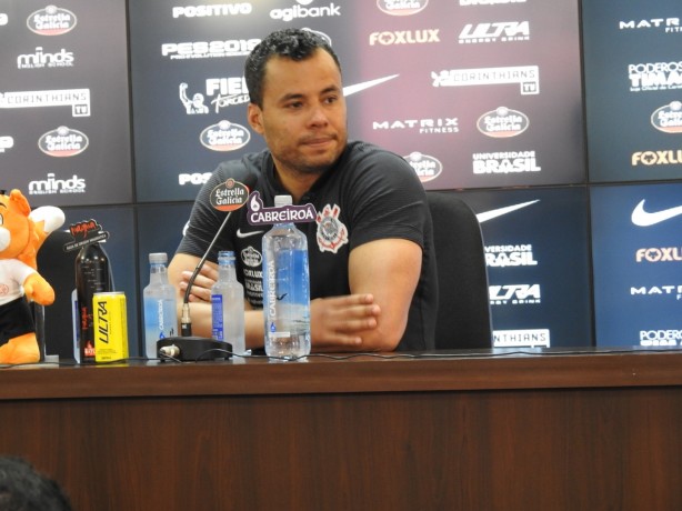 Jair Ventura falou com a imprensa no CT do Corinthians