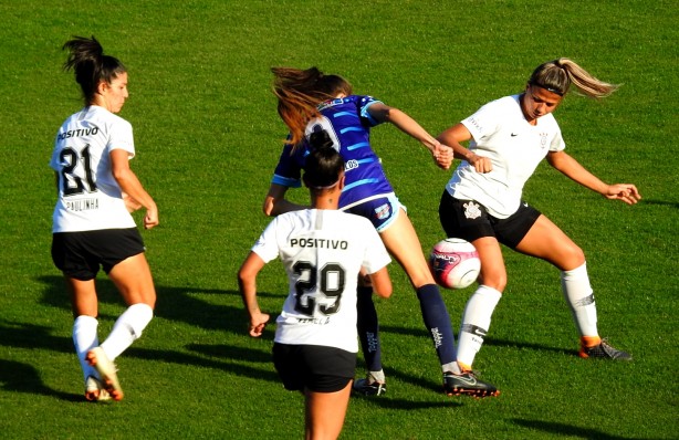 Corinthians e Taubaté fizeram um duelo acirrado na semifinal