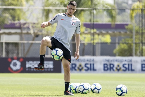 O jovem Mantuan no treino de hoje no CT